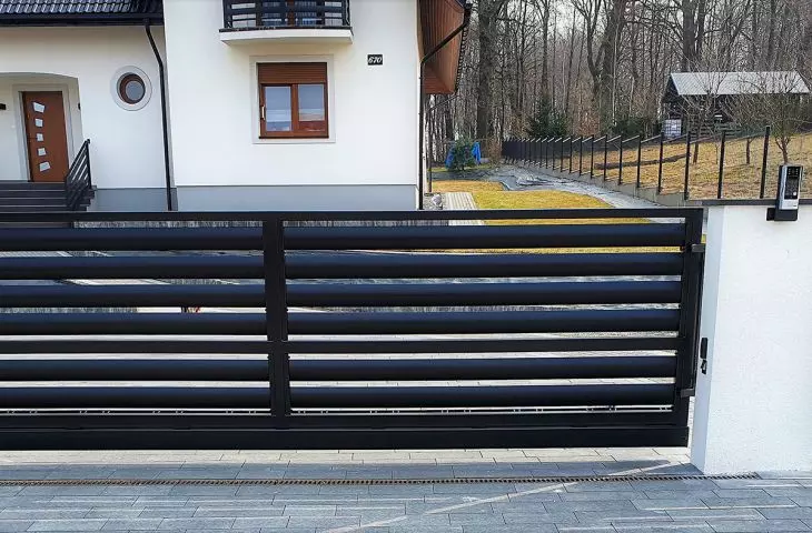 Slat gate