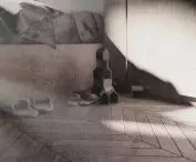 Azyl dla samotnych matek, fragment mieszkania