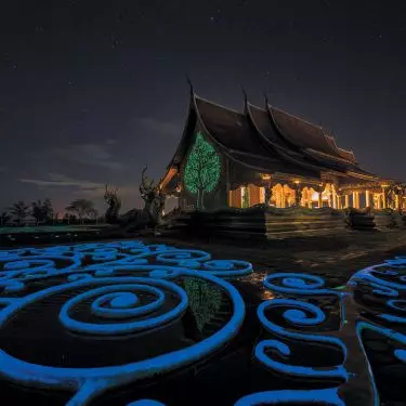 Phosphorescent paints at night