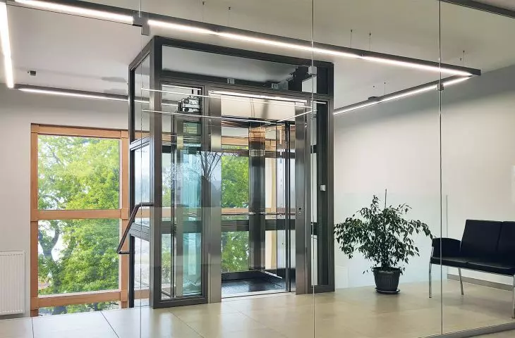 Green Lift panoramic elevator in Gliwice office building