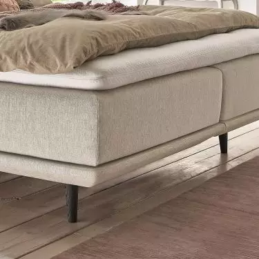 Upholstered bed