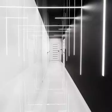 Arranging the hallway