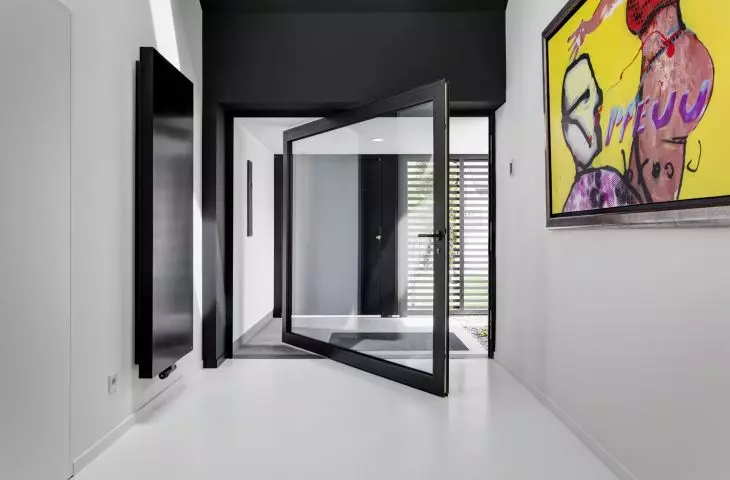 MasterLine 8 pivot door, Private House Hi-Finity Schelle