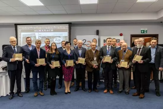 podczas konferencji uhonorowano osoby zasłużone dla Zrzeszenia oraz dla branży ceramicznej podczas konferencji uhonorowano osoby zasłużone dla Zrzeszenia oraz dla branży ceramicznej