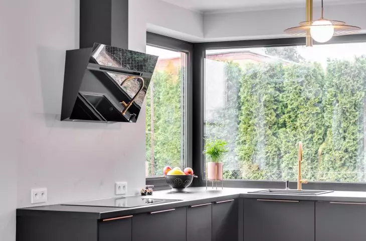 Minimalistyczna kuchnia z użyciem FENIX nanotech matt