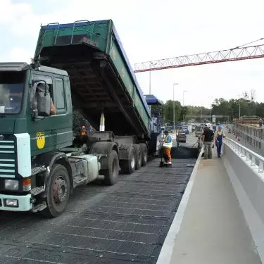   Heating the access ramp to Chopin Airport, EM2-MI system