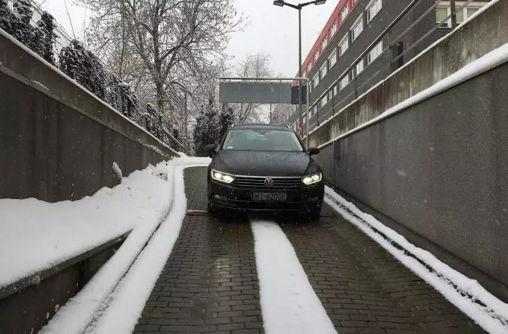 Garage exit heating, EM2-XR system, Warsaw, Poland