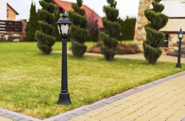 Prace betoniarskie w ogrodzie