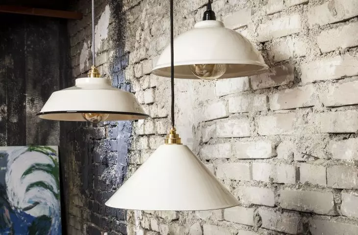 Cream enamel lamps