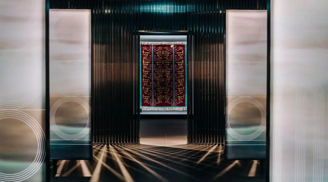 Wystawa art déco w Płocku, nastrój buduje światło