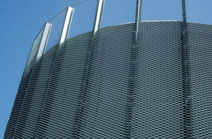 Expanded mesh facade 