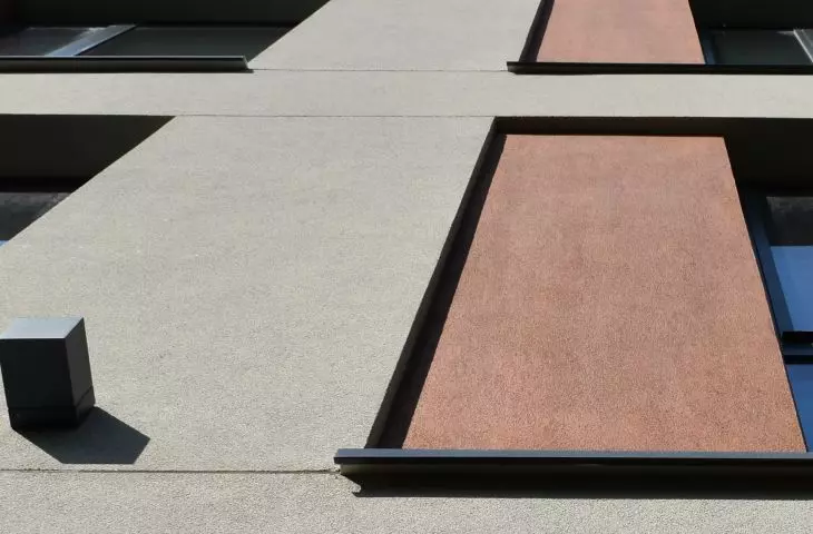 The effect of weathering steel with Dryvit materials
