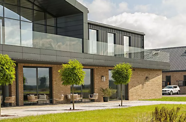 Chojnow Stables, color: 20 Oude Kuststeen