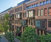 Centrum Praskie Koneser w Warszawie, projekt: Juvenes-Projekt Sp. z o.o., kolor: 15 Azalea