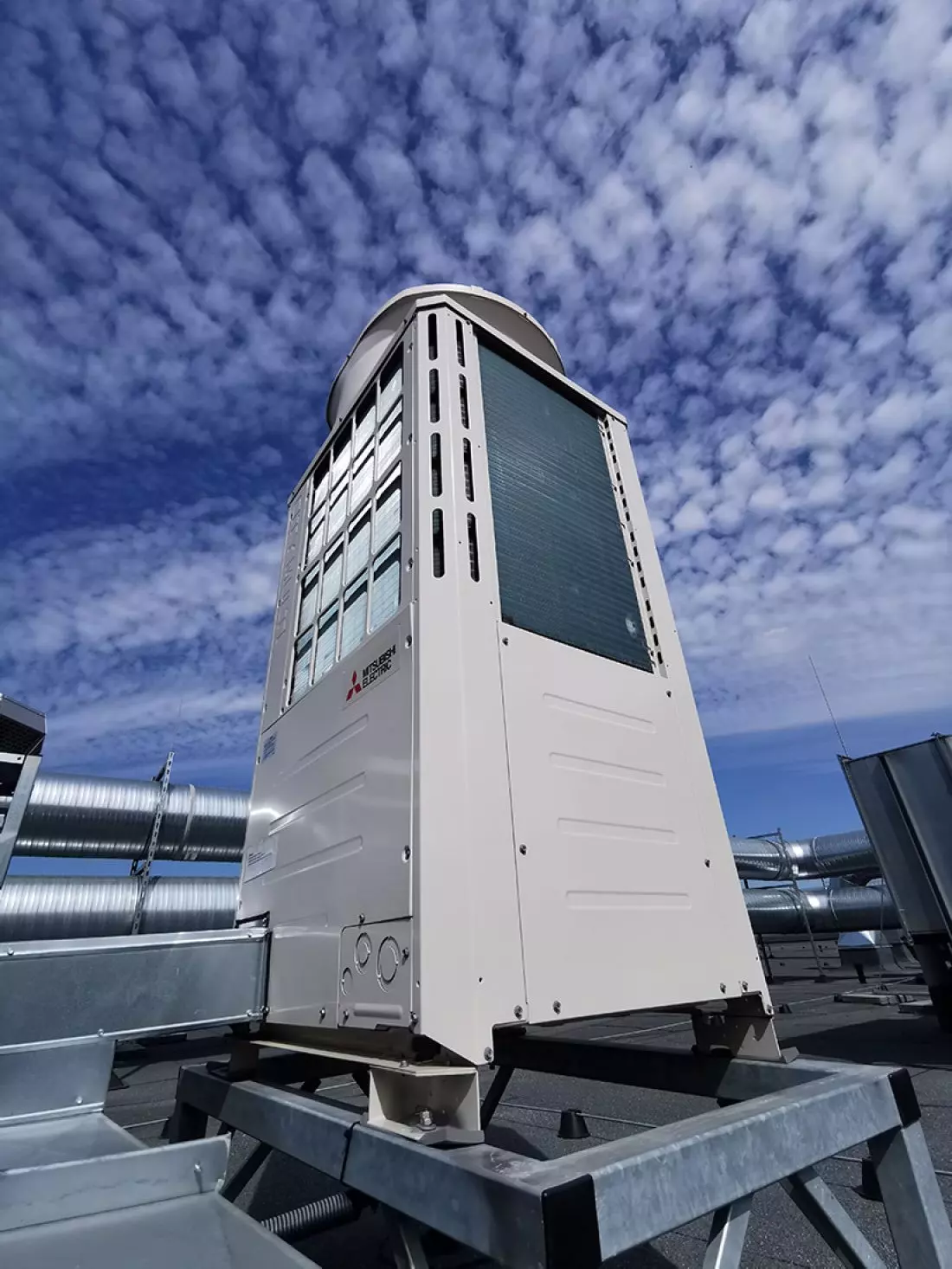 Mitsubishi Electric
– systemy klimatyzacji, ogrzewania, wentylacji, pomp ciepła i oczyszczaczy powietrza
