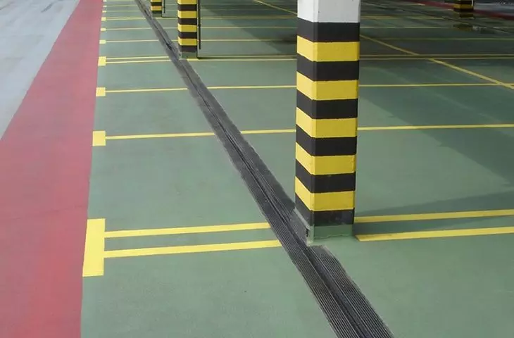 ZB parking strip