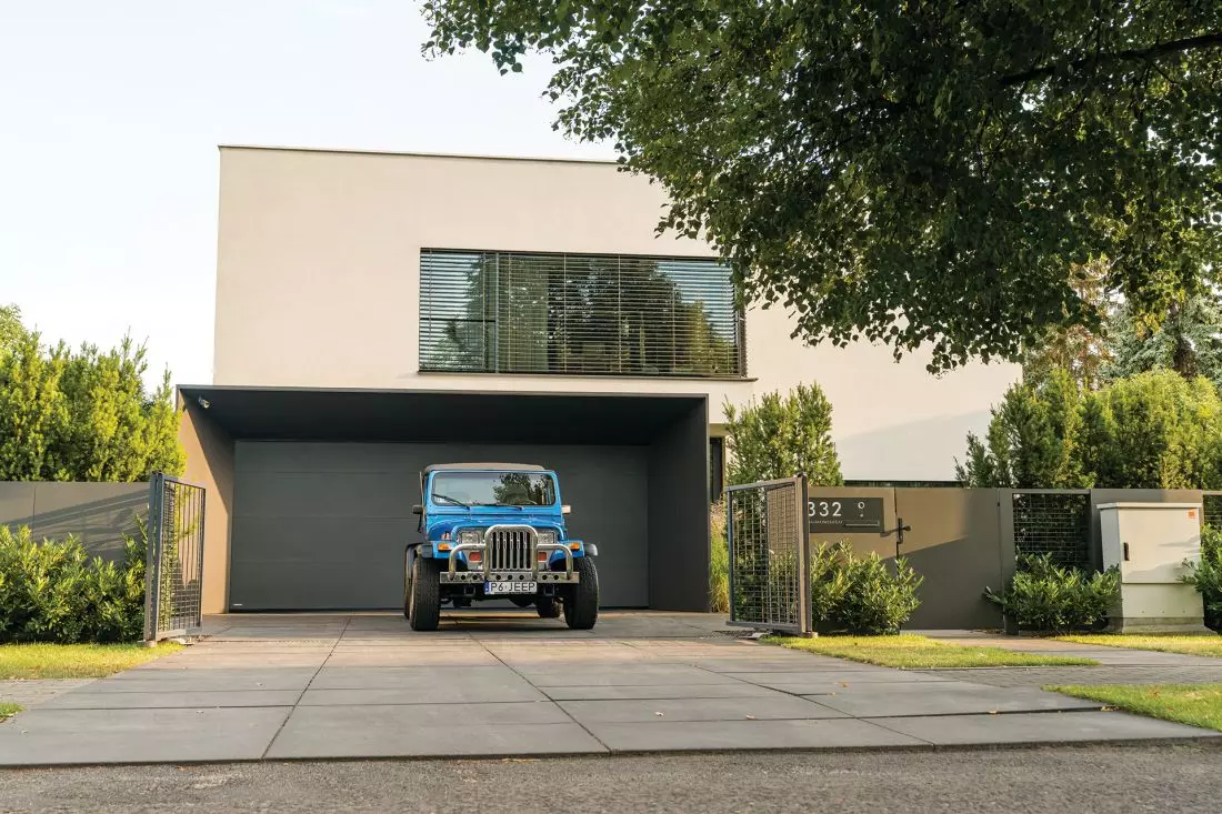 Komplet spójnej
kolorystycznie stolarki wciąż dominuje w architektonicznych trendach