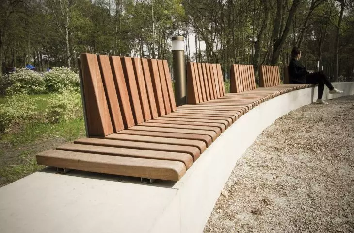 Modular concrete bench made with architectural concrete technology
