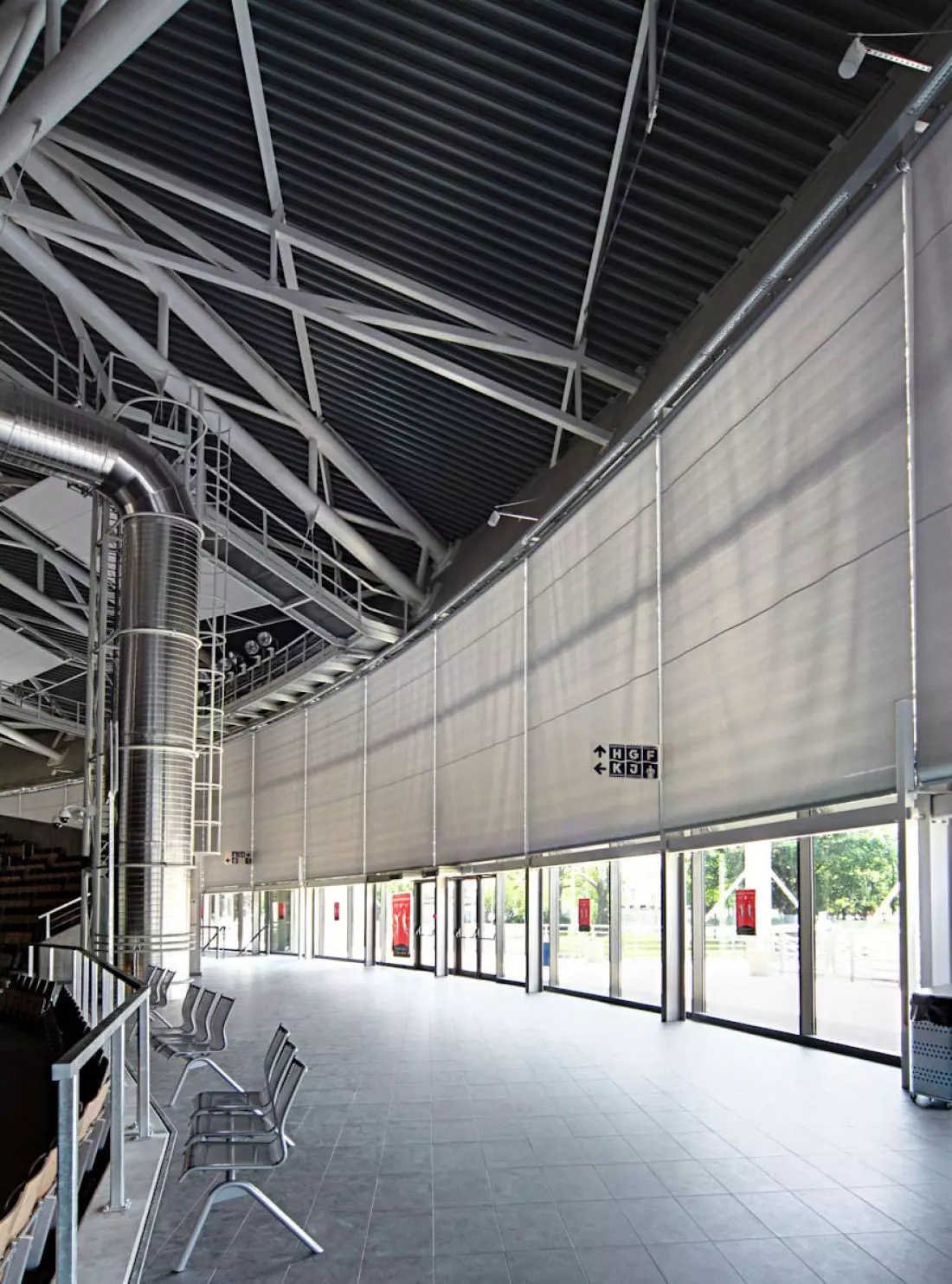 Wielkogabarytowe rolety wewnętrzne T300 Acoustis®50; Atlas Arena Łódź