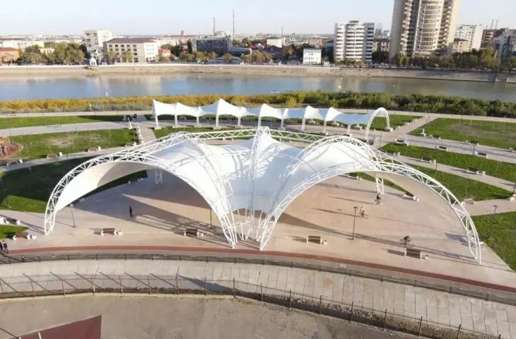 Stretched architecture - Atyrau Youth Recreation Park in Kazakhstan 