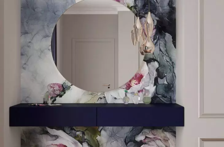 The owners' bedroom is decorated with a gorgeous XXL floral wallpaper.