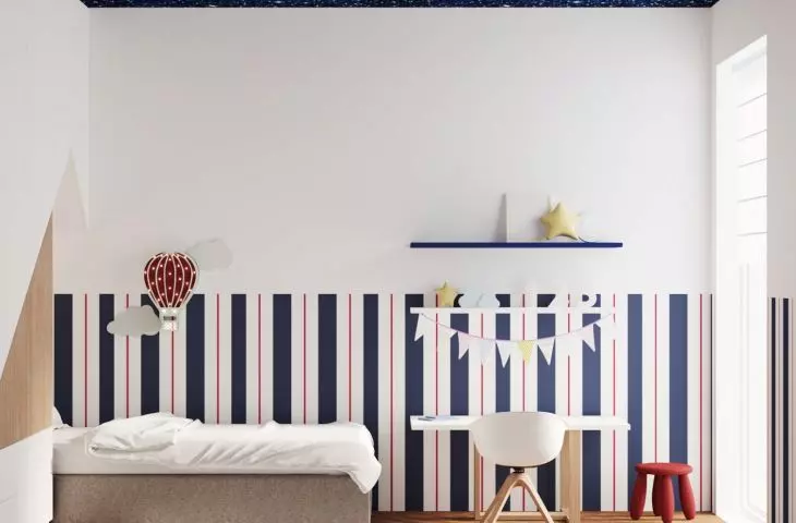Although the boy is only 4 years old, a learning corner has been thought of for the future. 