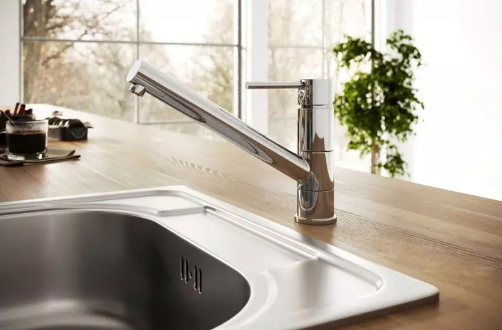 FERRO Fiesta standing sink faucet. Single-bowl sink, 48x48 cm, plain
