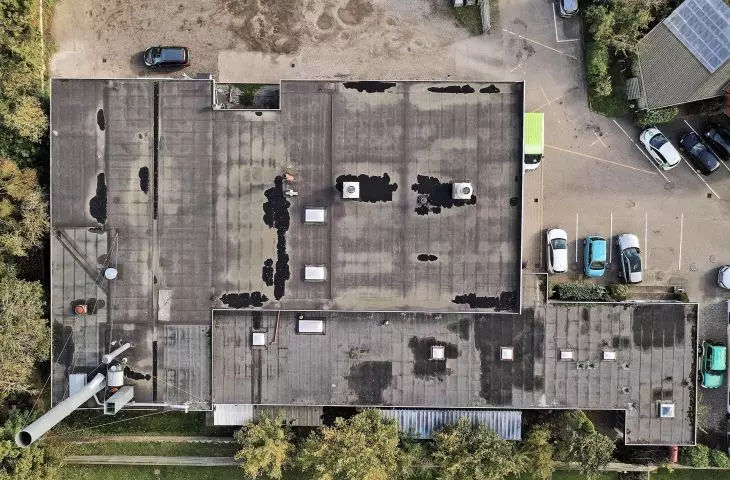 VELUX skylights for industrial buildings with flat roofs