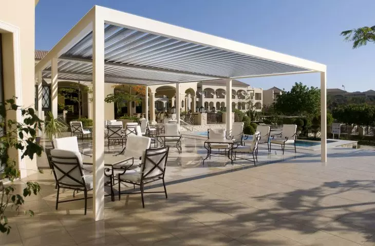 COMFORT AND MODERNITY IN PRIVATE AND PUBLIC SPACES
