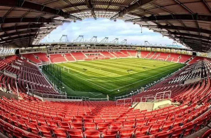 Widzew Stadium - Łódź. Task: anti-slip protection. Material: polished concrete. Space: Stairs on the crown of the stadium. Warranty: 3 years.