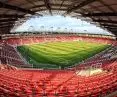 Stadion Widzew – Łódź. Zadanie: Zabezpieczenie antypoślizgowe. Materiał: beton polerowany. Przestrzeń: Schody na koronie stadionu. Gwarancja: 3 lata.