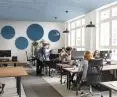 Ecophon Focus™ Levels to system sufitowy o różnych grubościach, rozmiarach i kolorach. Aranżacja uzupełniona o panele ścienne Akusto One