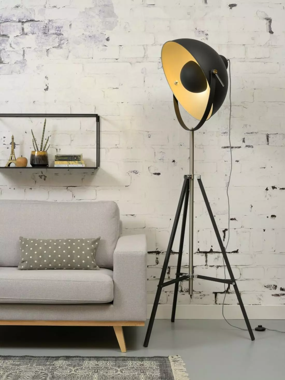 Statywy lamp mogą
występować w różnych, ciekawych wersjach
