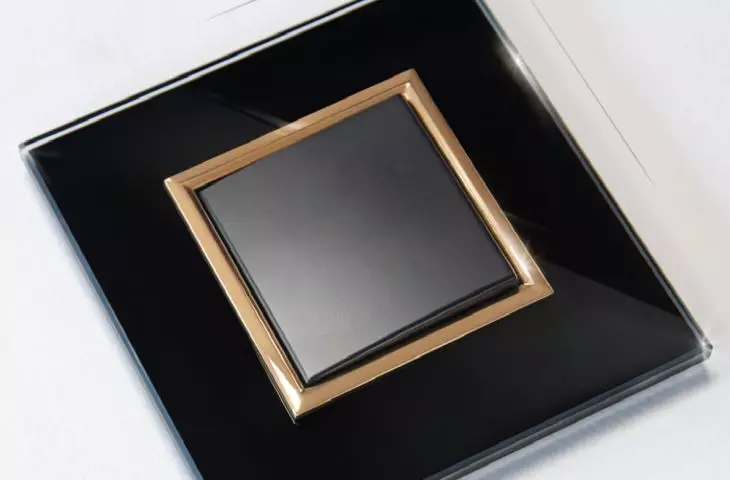 SERIES: DANTE, FRAME: BLACK GLASS / 4509181, CONNECTOR: BLACK 450911, REDUCTION: 24K 4533100