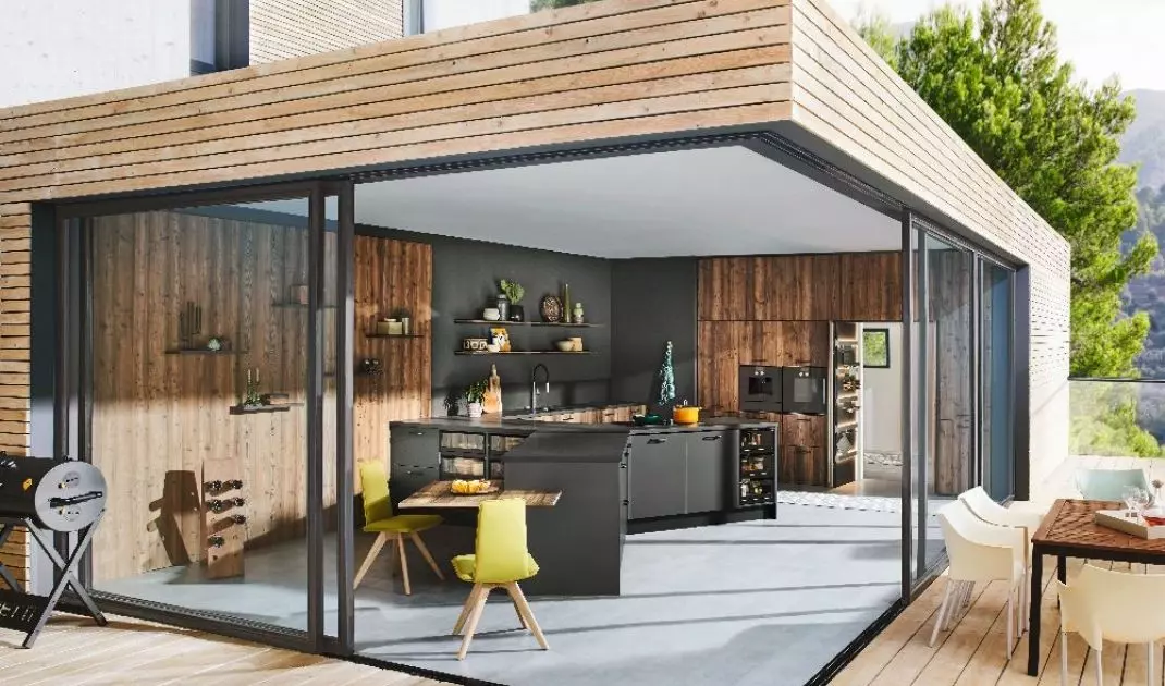 Timeless wooden kitchens