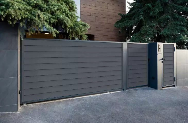 Gamrat horizontal fence