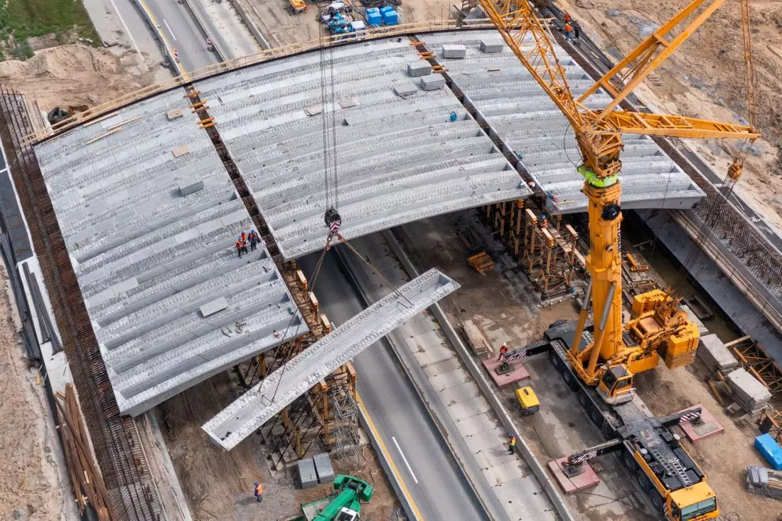 Prefabrykowane belki konstrukcji przejścia dla zwierząt – Autostrada A18