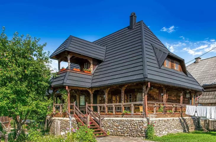 REGLE roof panels at the Casa Traditionala Borlean Guesthouse in Vadu Izei, Romania