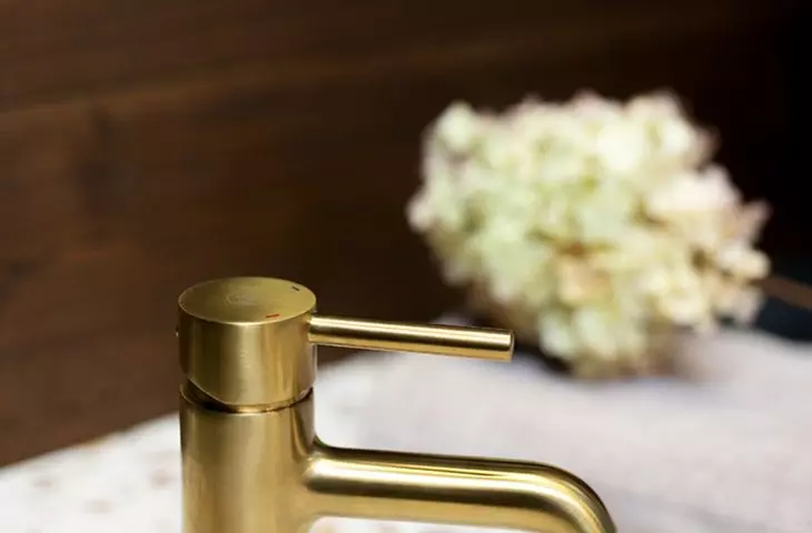 MOZA BRUSHED GOLD washbasin faucet