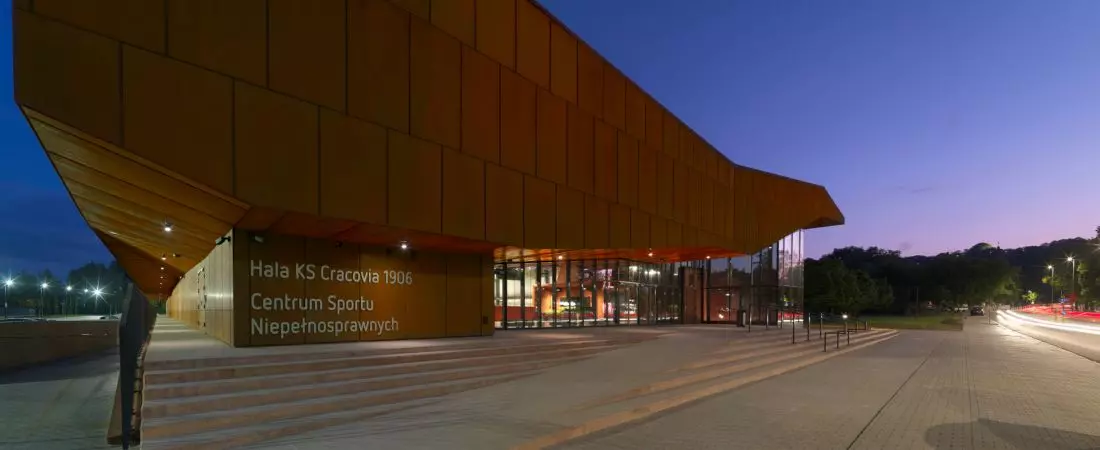Hala KS Cracovia 1906 z Centrum Sportu Niepełnosprawnych w Krakowie, proj.: Biuro Projektów Lewicki Łatak