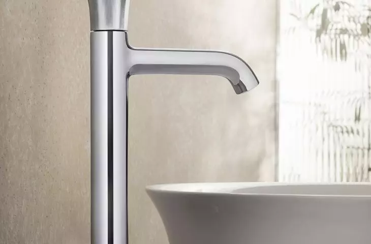 White Tulip washbasin faucet