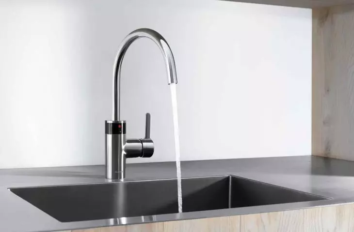 Kitchen faucet