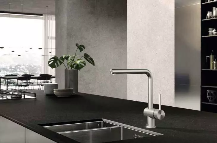 Kitchen faucet