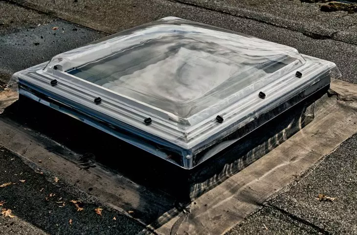 VELUX skylights for industrial buildings with flat roofs 