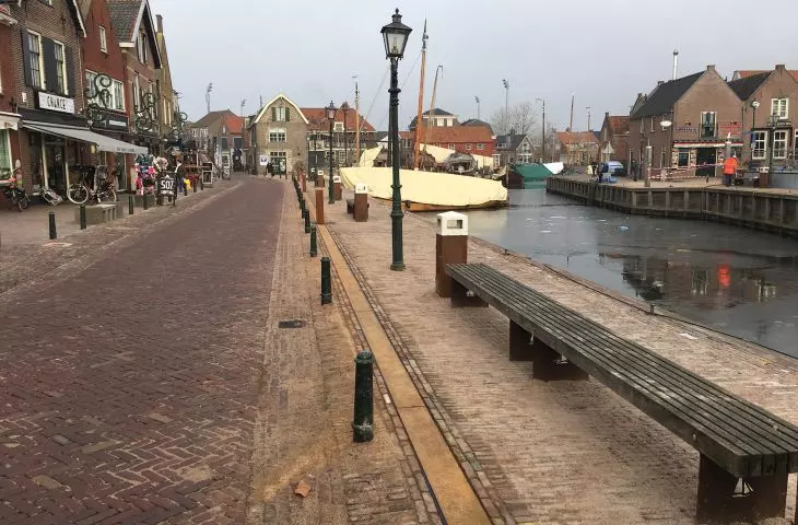Anti-flood protection of the boulevard - dam at rest