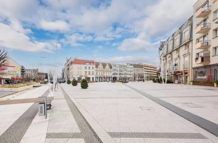 Zastosowanie produktów z serii Indigo i Promenada Prato na dużym obszarze (place, promenady, trakty piesze) przyczynia się redukcji tzw. miejskich wysp ciepła