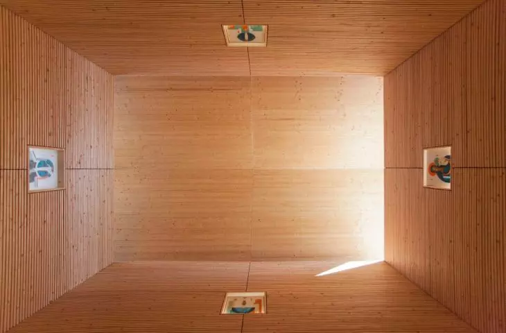 View of the ceiling