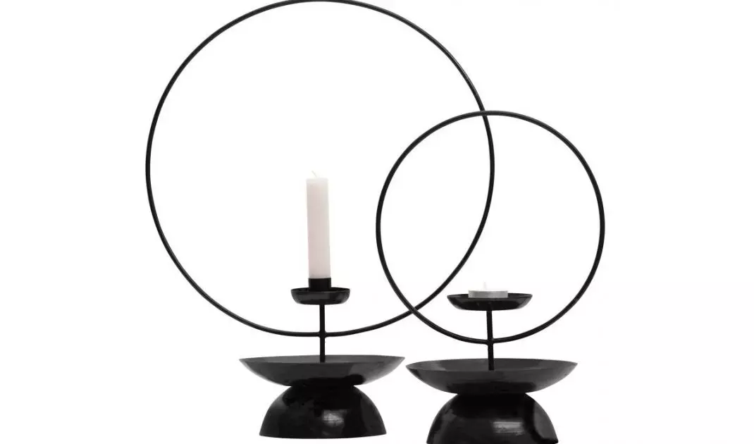 Black accessories in the interior