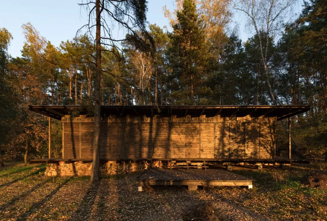 Leśna Altana
z zamkniętymi okiennicami