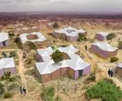 Fan House project, settlement